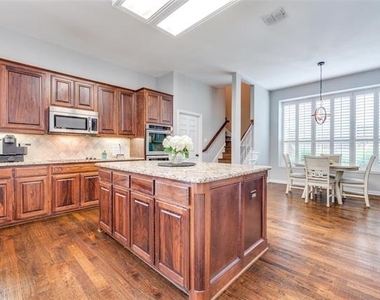 8856 Shady Shore Drive - Photo Thumbnail 10