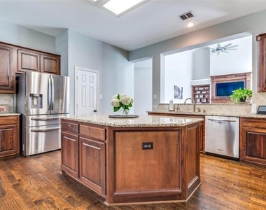 8856 Shady Shore Drive - Photo Thumbnail 11