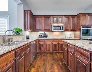 8856 Shady Shore Drive - Photo Thumbnail 9