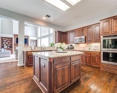 8856 Shady Shore Drive - Photo Thumbnail 8