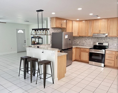 117 Yacht View Lane - Photo Thumbnail 3