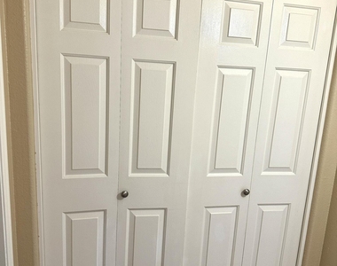3830 E Lakewood Parkway E - Photo Thumbnail 18