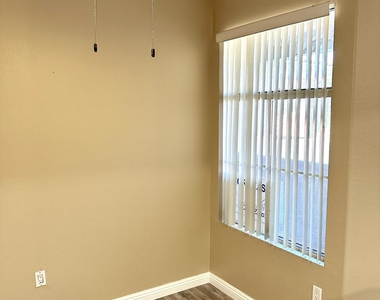 3830 E Lakewood Parkway E - Photo Thumbnail 6