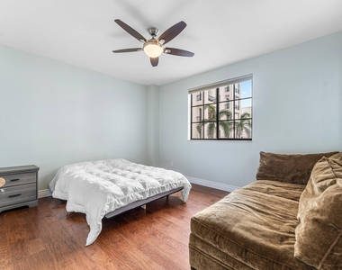 233 S Federal Highway - Photo Thumbnail 10