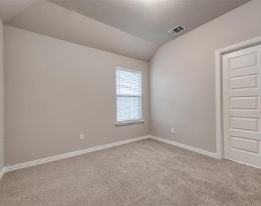 1237 Milfoil Drive - Photo Thumbnail 14