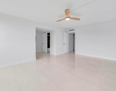 9240 Fontainebleau Boulevard - Photo Thumbnail 25