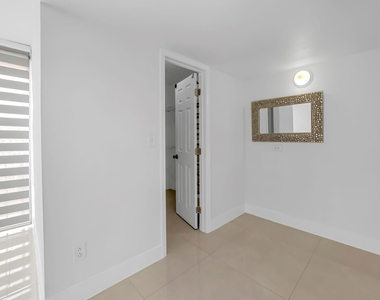 9240 Fontainebleau Boulevard - Photo Thumbnail 17