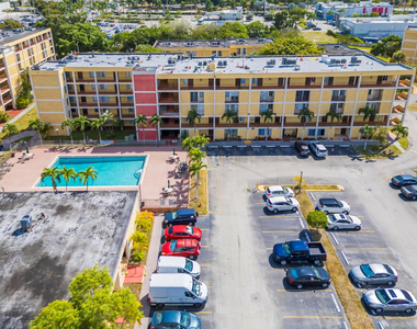 9240 Fontainebleau Boulevard - Photo Thumbnail 42