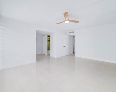 9240 Fontainebleau Boulevard - Photo Thumbnail 13