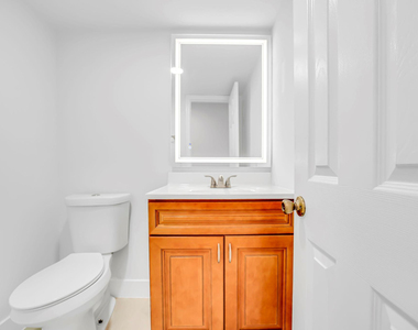 9240 Fontainebleau Boulevard - Photo Thumbnail 31