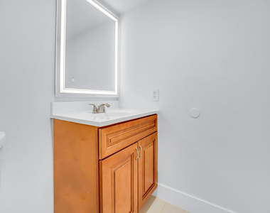 9240 Fontainebleau Boulevard - Photo Thumbnail 32