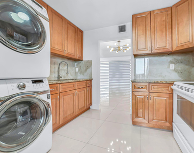 9240 Fontainebleau Boulevard - Photo Thumbnail 35
