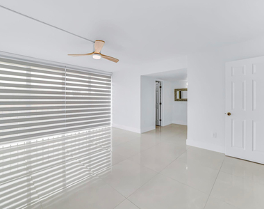 9240 Fontainebleau Boulevard - Photo Thumbnail 15