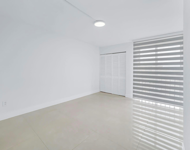 9240 Fontainebleau Boulevard - Photo Thumbnail 18