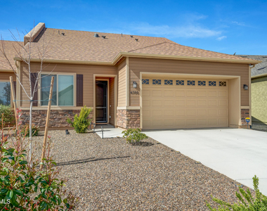 4750 N Yale Avenue - Photo Thumbnail 5