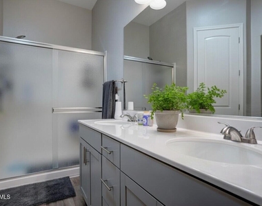 4750 N Yale Avenue - Photo Thumbnail 15
