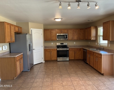 17698 W Maya Way - Photo Thumbnail 9