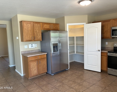 17698 W Maya Way - Photo Thumbnail 11