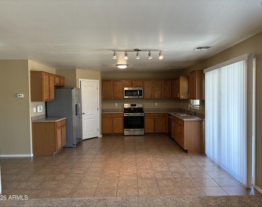 17698 W Maya Way - Photo Thumbnail 8