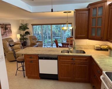 300 Ne 14th Avenue - Photo Thumbnail 4