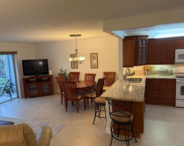 300 Ne 14th Avenue - Photo Thumbnail 1