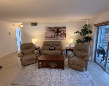 300 Ne 14th Avenue - Photo Thumbnail 7
