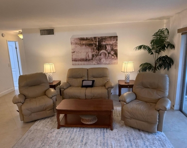 300 Ne 14th Avenue - Photo Thumbnail 9