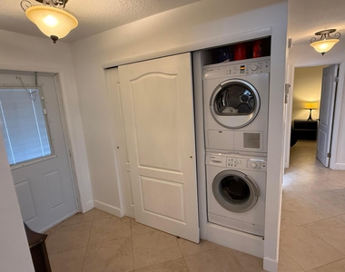 300 Ne 14th Avenue - Photo Thumbnail 6