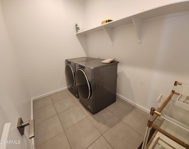 4208 S 68th Drive - Photo Thumbnail 17