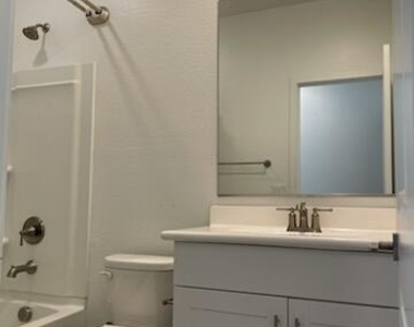 4208 S 68th Drive - Photo Thumbnail 16