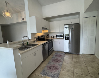 6944 Sw 39th Street - Photo Thumbnail 5