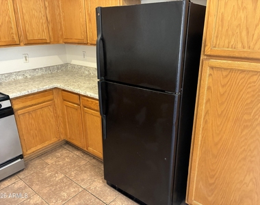 6027 W Encinas Lane - Photo Thumbnail 10