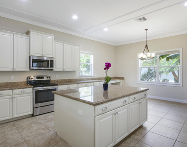 12101 Sw Aventino Drive - Photo Thumbnail 18