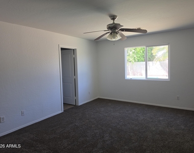 2068 E Andalusian Loop - Photo Thumbnail 5