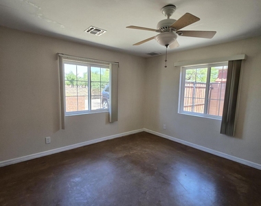 1307 W Thomas Road - Photo Thumbnail 9
