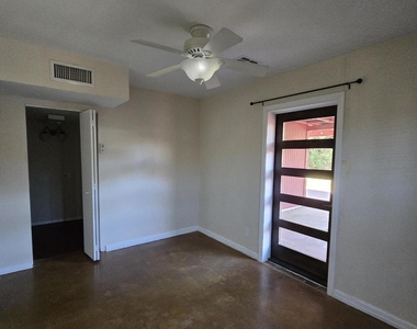 1307 W Thomas Road - Photo Thumbnail 12