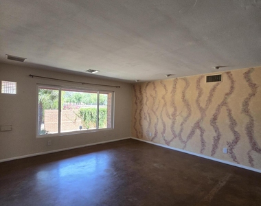 1307 W Thomas Road - Photo Thumbnail 1