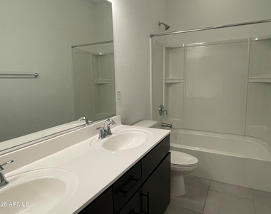 7954 W Medlock Drive - Photo Thumbnail 11