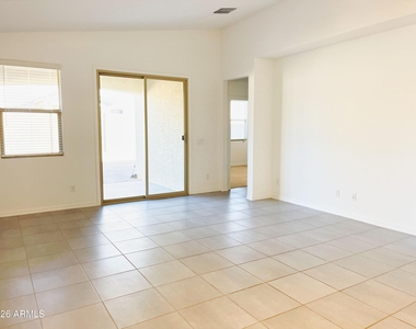 7954 W Medlock Drive - Photo Thumbnail 2