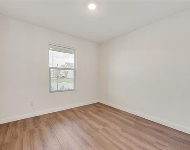 1012 Barkers Pond Avenue - Photo Thumbnail 11