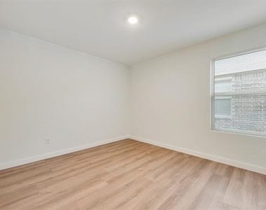 1012 Barkers Pond Avenue - Photo Thumbnail 16