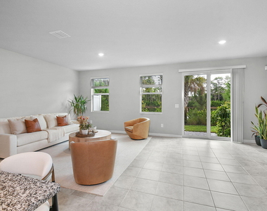 5766 Se Edgewater Circle - Photo Thumbnail 9