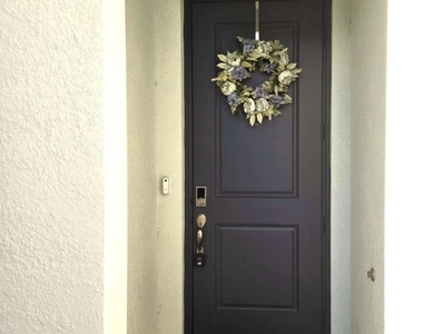 5766 Se Edgewater Circle - Photo Thumbnail 2