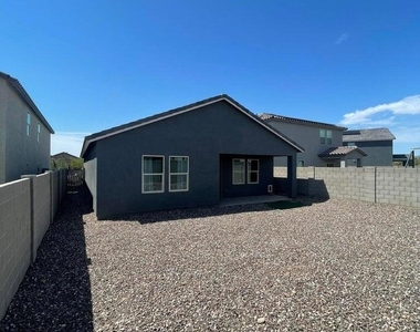 19436 W Elm Street - Photo Thumbnail 20