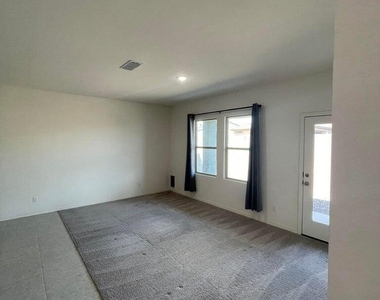 19436 W Elm Street - Photo Thumbnail 5