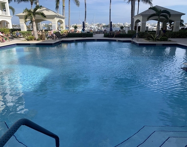 806 E Windward Way - Photo Thumbnail 3