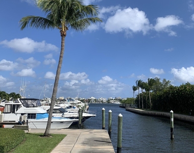 806 E Windward Way - Photo Thumbnail 4