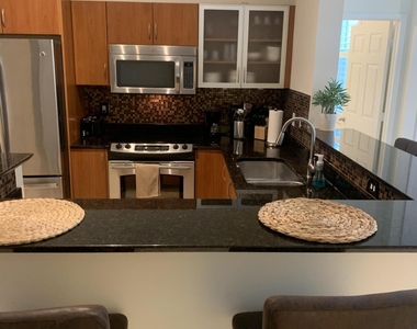 806 E Windward Way - Photo Thumbnail 9