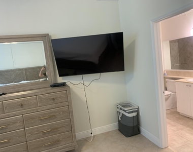806 E Windward Way - Photo Thumbnail 26