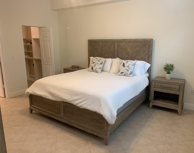806 E Windward Way - Photo Thumbnail 23